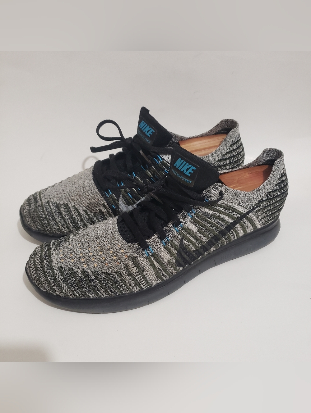 Nike Free RN Flyknit Men’s 9.5 831069-305 Cargo Khaki Black Blue Running Shoes..